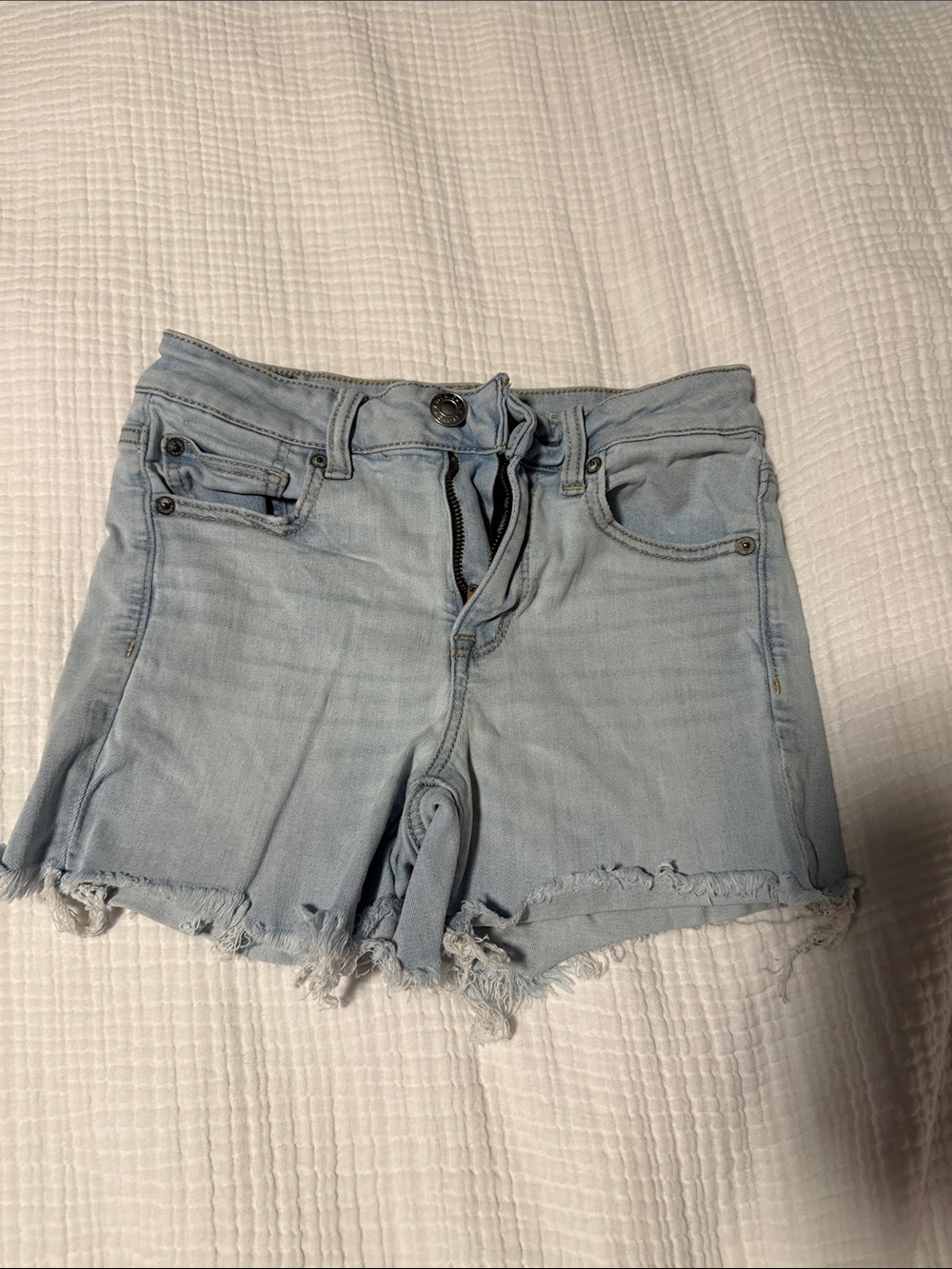 American Eagle Outfitters Light Wash Frayed Hem Denim Shorts